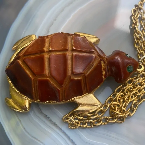 Vintage 1960’s L.Razza Turtle Mirror Pendant - Picture 5 of 16